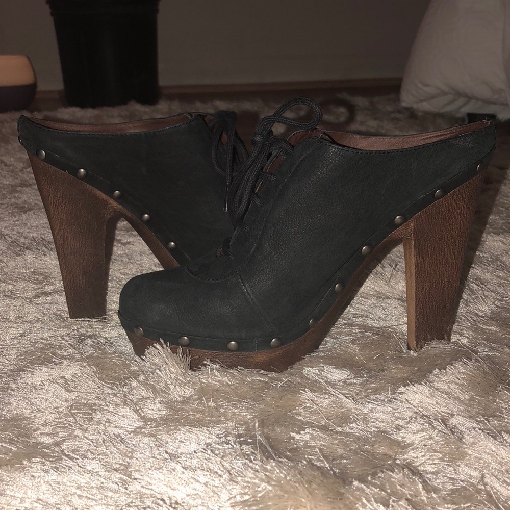 Nail head clogs - Picture 3 of 4